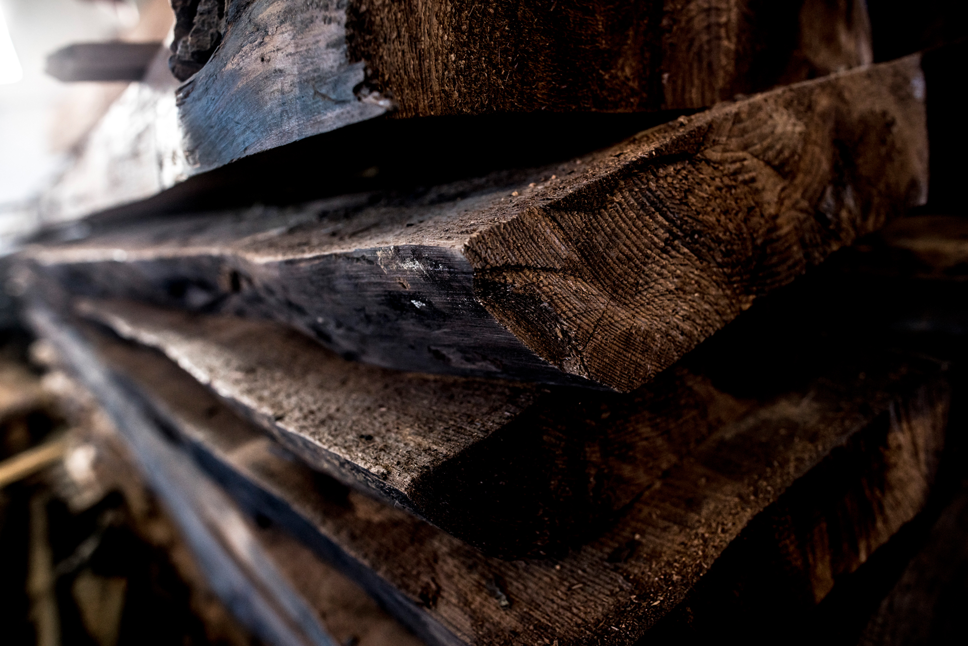 Nous créons des produits</br> fabriqués en bois massif.